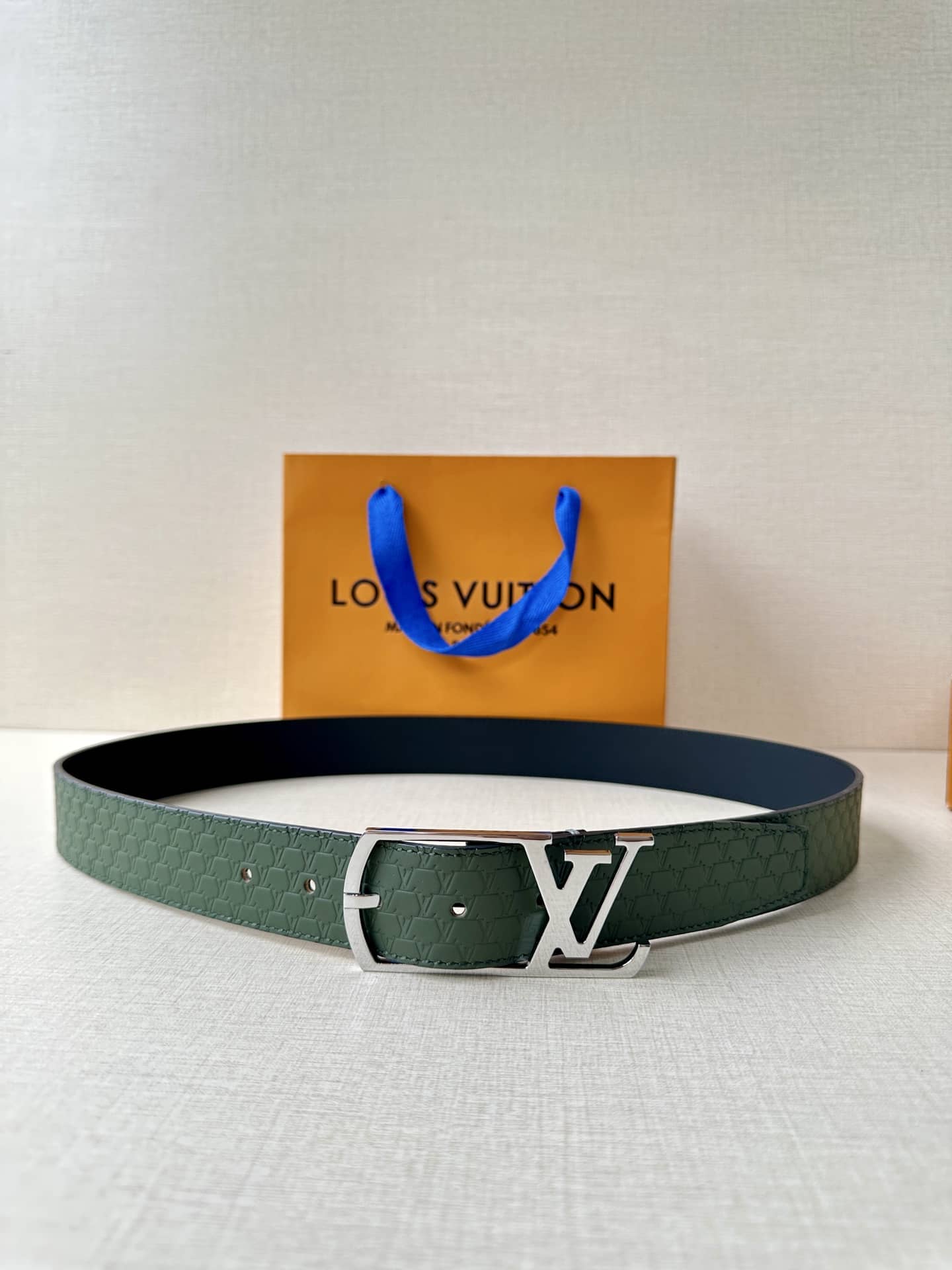 LV Belt-029